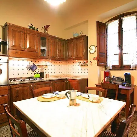 Primula Villa Cortona